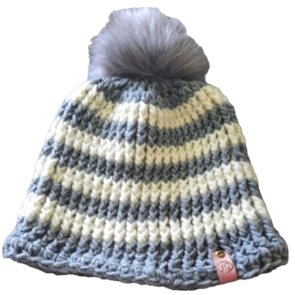 NEW‎ Handmade crocheted beanie homemade knit hat grey cream